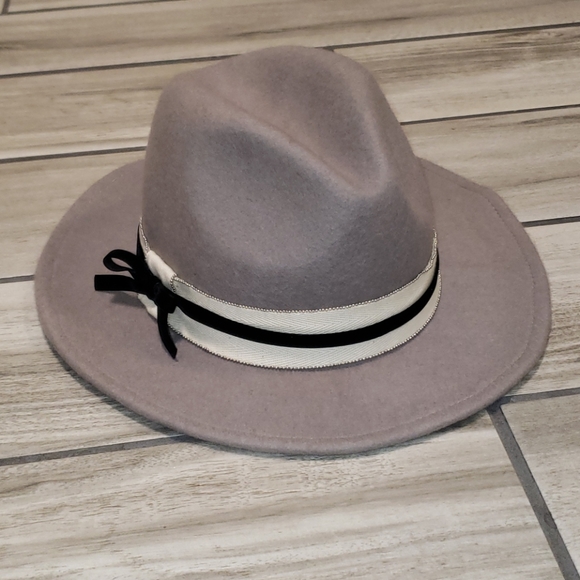 hatattack Accessories - ANTHROPOLOGY hatattack 100% wool felt hat